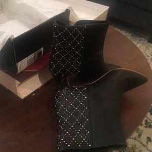 Dolce vita ankle boots in mint condition